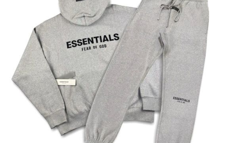 Essential Hoodie With Shorts for Warm Days