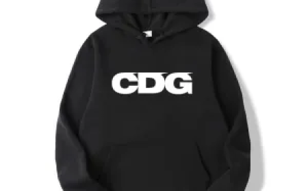 CDG Hoodie: The Streetwear Staple From Comme des Garçons PLAY