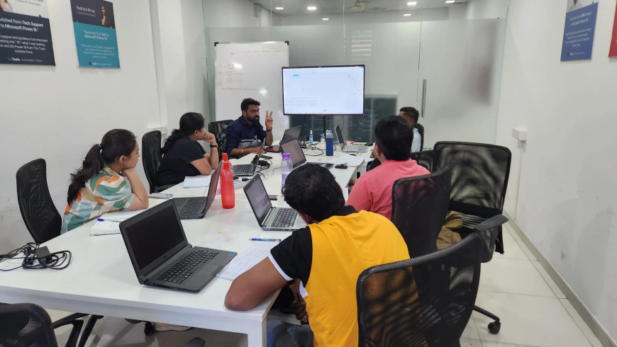 What is the cost of an AI course in India?