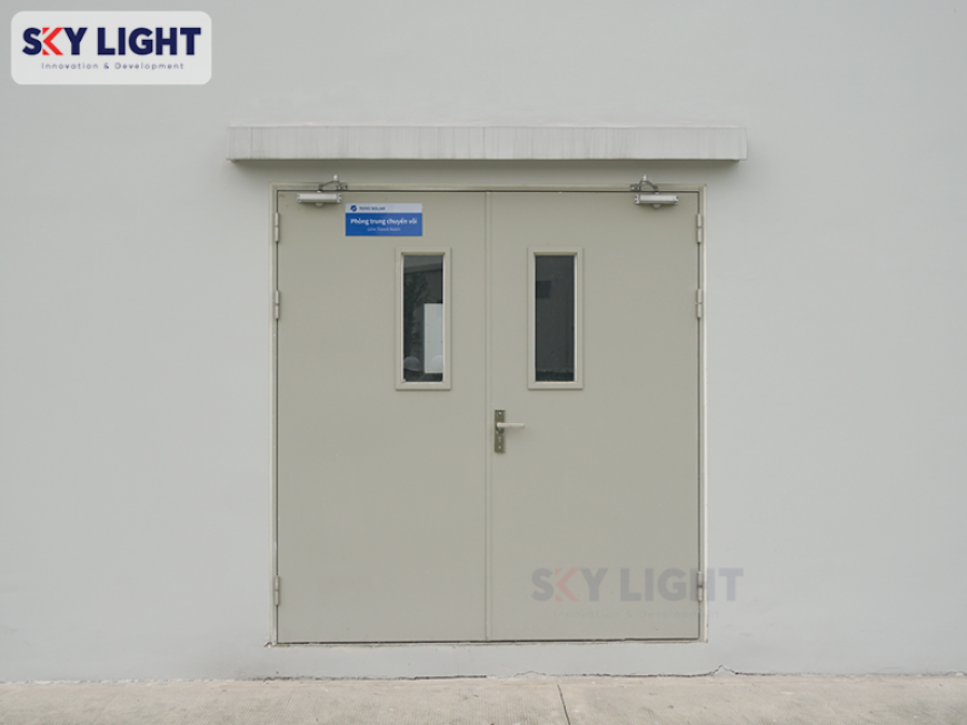 Tổng Hợp Ưu Nhược Điểm Cửa Thép Công Nghiệp Trước Khi Lắp Đặt Cho Công Trình