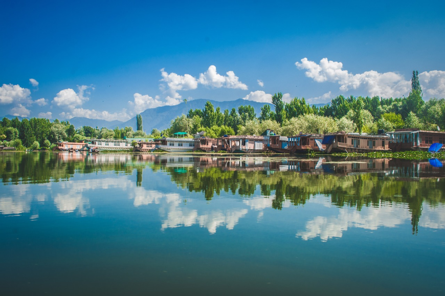 Kashmir Packages from Delhi : Explore Snow Beauty