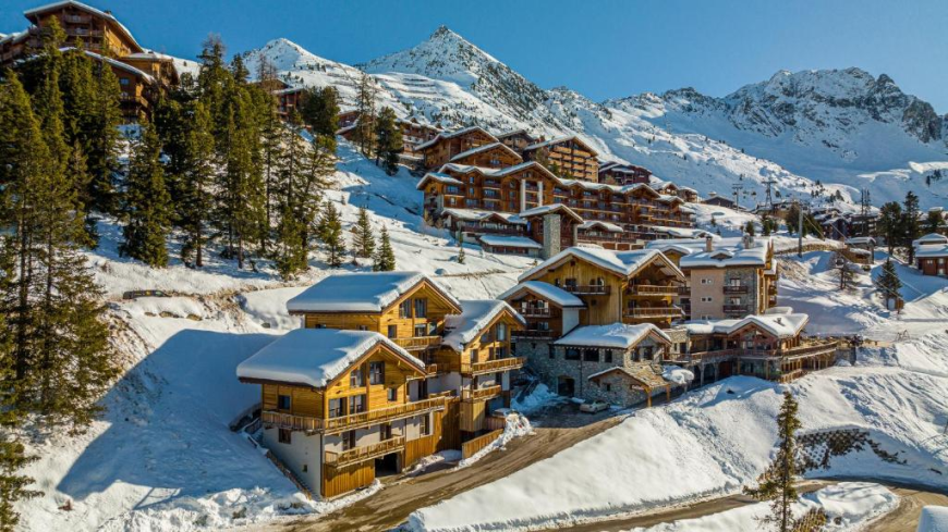 Why Book Mammoth Vacation Rentals for Your 2025 Ski Trip