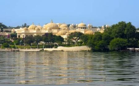 Experience the Finest Luxury Circuit Tour in India