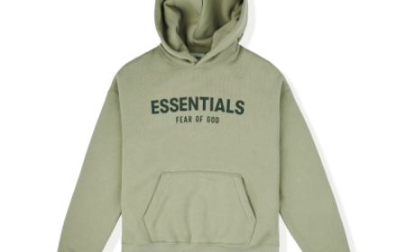 Essentials Hoodie: Redefining Everyday Comfort and Modern Fashion