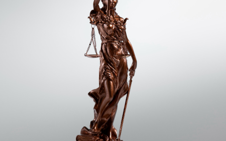 Why You Need an Entertainment Lawyer in South Florida Miami