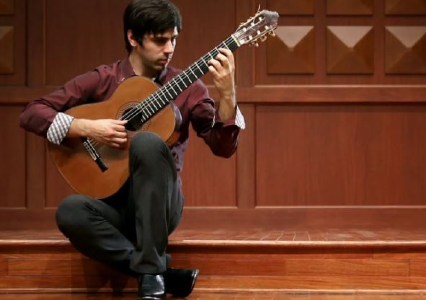 Best Materials for Classical Guitar Beads: Bone, Wood, or Plastic?