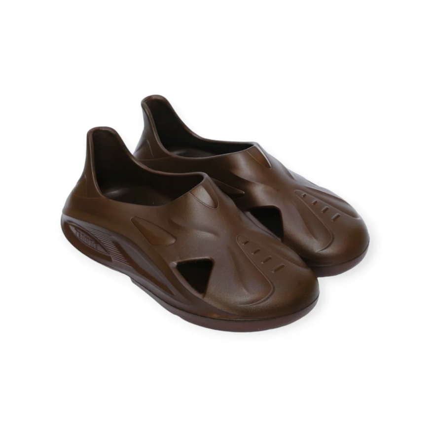 Step into Relief: Comfy Men’s Clogs for Everyday Support