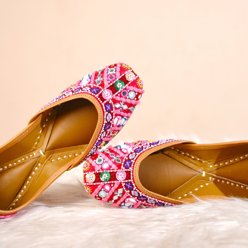 Essential Tips To Buy Those Perfect Punjabi Juttis Online