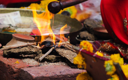 Bringing Traditions to Life: Finding the Right Hindu Priest in Dubai