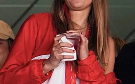 Kansas City Chiefs Bears Game 2023 Taylor Swift Jacket – Where Sports and Style Collide