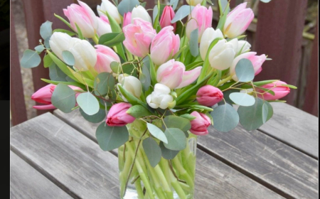 Why Your Local Florist Beats Supermarket Bouquets Every Time