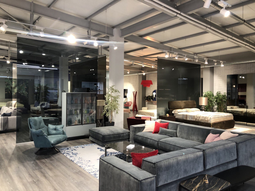 Перетворення простору: Як скляні перегородки змінюють вигляд офісів і житла