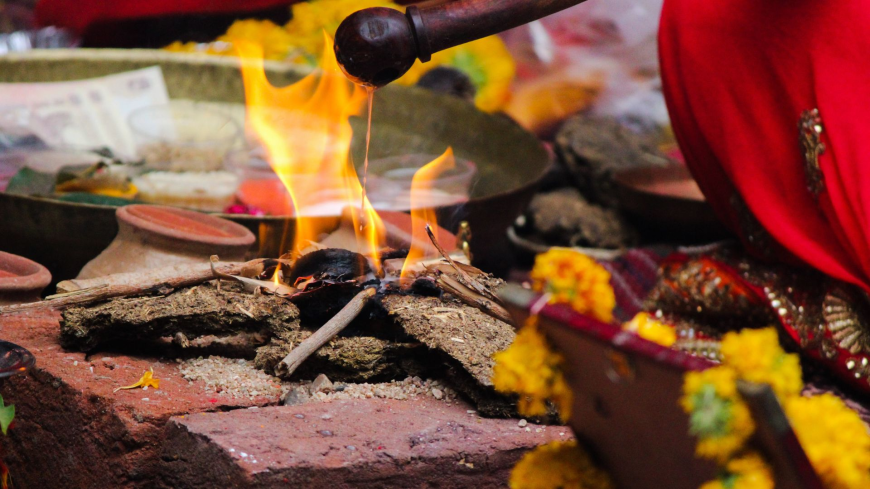 Bringing Traditions to Life: Finding the Right Hindu Priest in Dubai