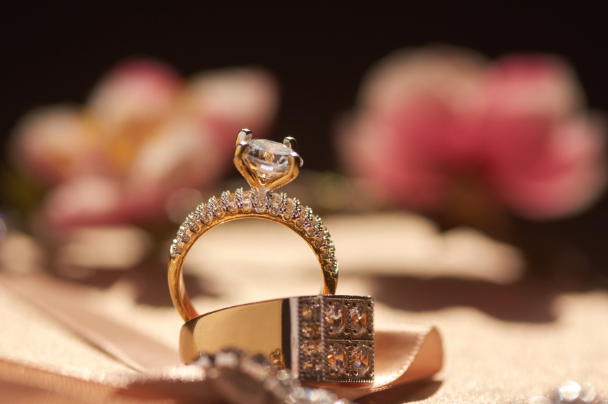Gold Engagement Rings and Wedding Bands Expert Guide