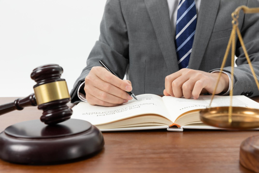 How to Choose a Lawyer: A Few Tips