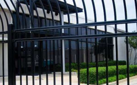 How to Choose Ornamental Fencing in Winnipeg