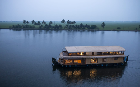 Alleppey’s Finest: The Best 5 Luxury Houseboats for Your Backwater Escape