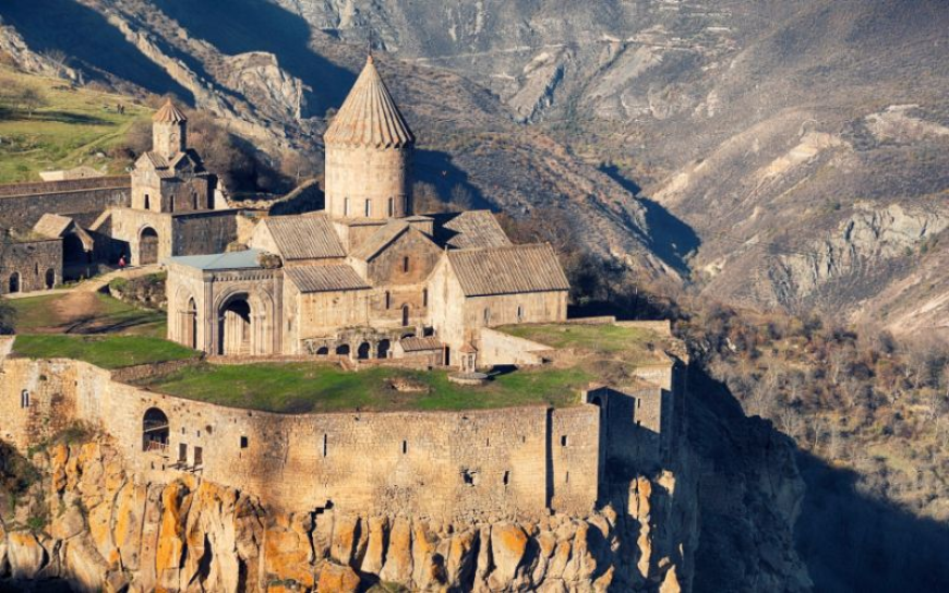 نصائح السفر بميزانية محدودة من دبي إلى أرمينيا