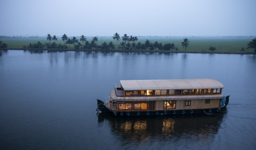 Alleppey’s Finest: The Best 5 Luxury Houseboats for Your Backwater Escape