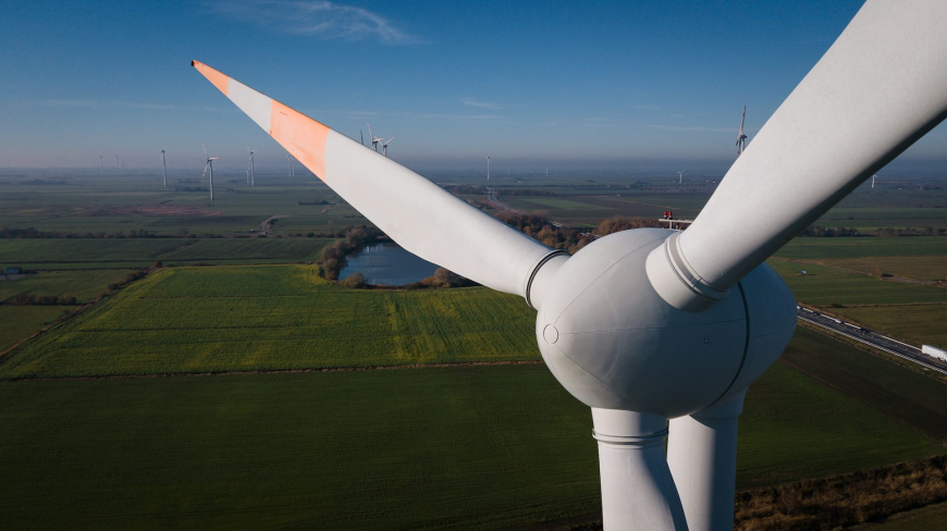 Wind Turbine Rotor Blade Market: Size, Trends, and Growth Outlook 2025-2032