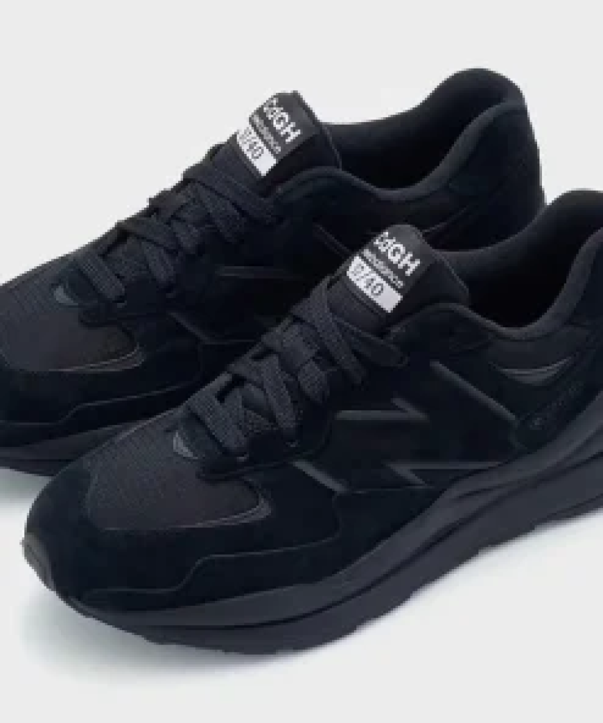 Stand Out in 2025: How to Master Statement Pieces in Your Wardrobe