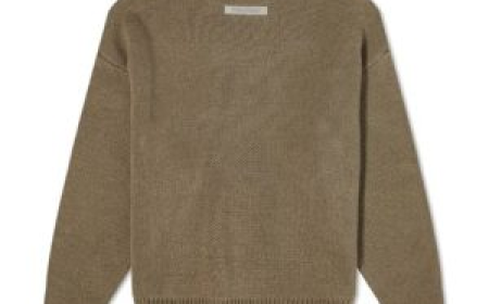 Oversized Essentials Hoodie – Cozy and Trendy Style