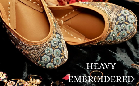 HEAVY EMBROIDERED Gulbhahar Jutti