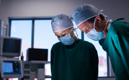 How Do Experienced Surgeons Compare to Residents in Using a Neurosurgical Simulator?