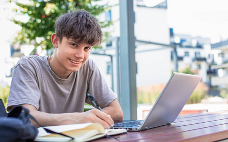 Research-Based Coursework: How to Conduct Effective Literature Reviews