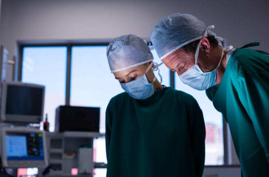 How Do Experienced Surgeons Compare to Residents in Using a Neurosurgical Simulator?