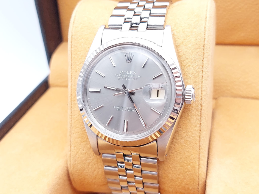 Affordable & Stylish: Top 10 Watches Under $500 for Women