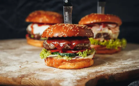 Best Burgers in Lahore for Cheese Lovers and Foodies