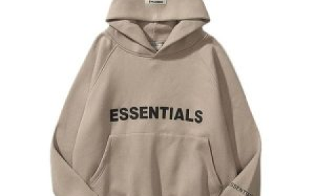 Essential Hoodie The Perfect Fit for Style and Comfort