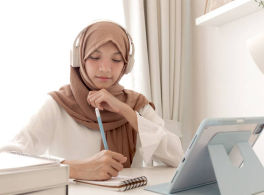 How to Balance School and Online Quran Classes