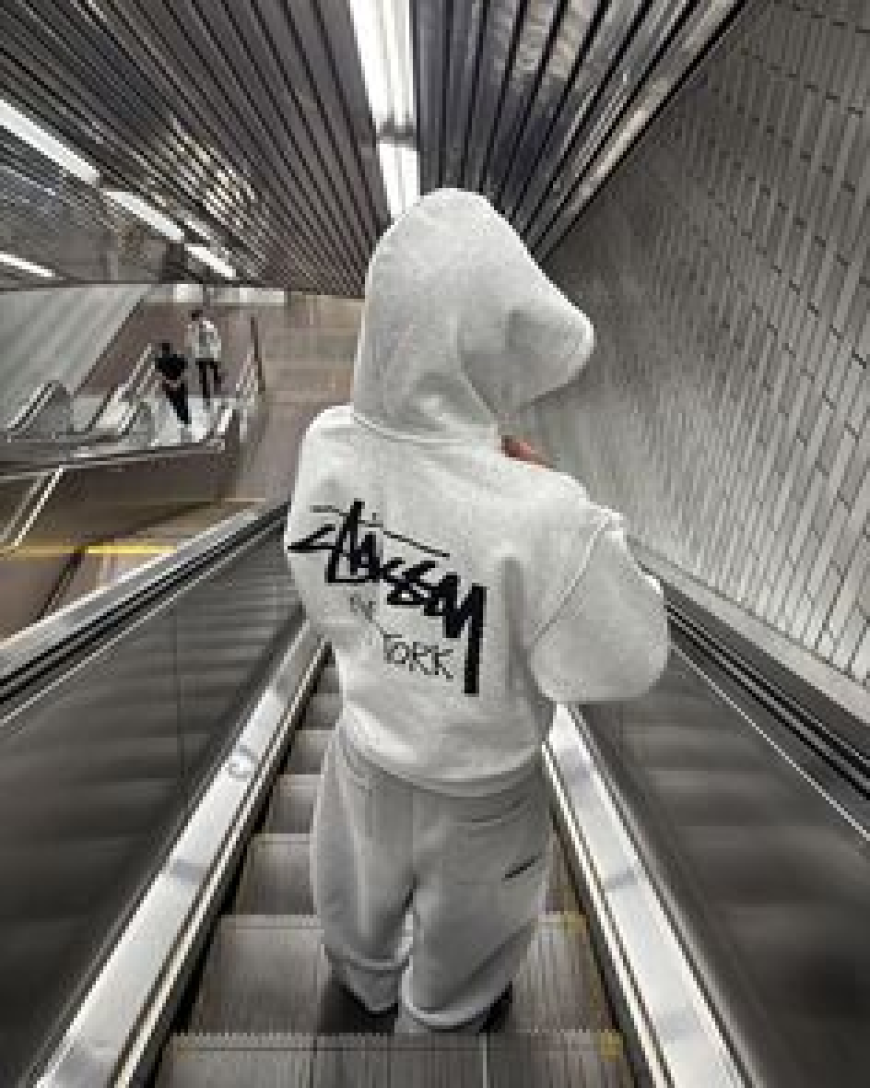 Stussy Hoodie How to Style This Streetwear Icon Like a Pro