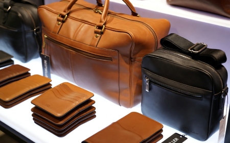 How to Find Wholesale Custom Wallets and Bags That Sell Fast