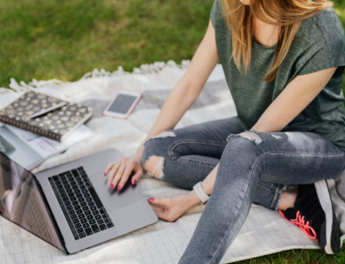 Why Assignment Help Experts Are in High Demand Among Students