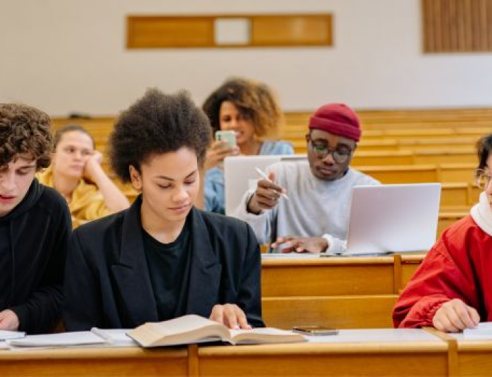 How Nursing Assignment Help Improves Academic Performance