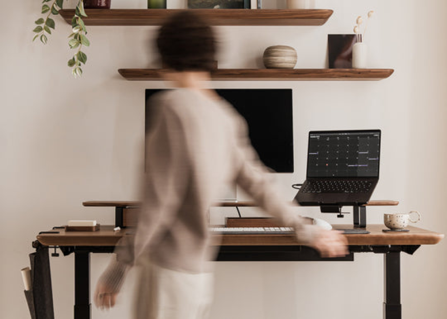 اكتشف أفضل مكاتب عمل للشركات بتصميم عصري لزيادة الراحة والإنتاجية