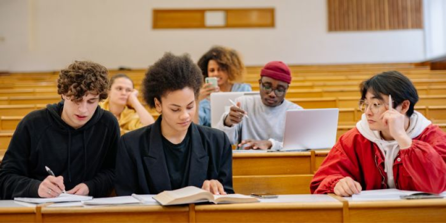 How Nursing Assignment Help Improves Academic Performance