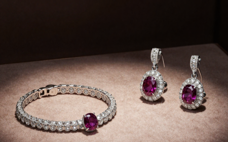 The Best International Women’s Day Gifts: Diamond Bracelets & Earrings