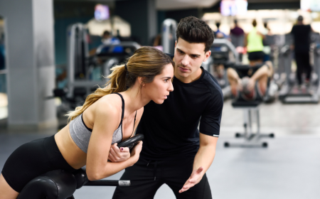 How Do Personal Trainers Design Safe Workout Programs for Beginners?