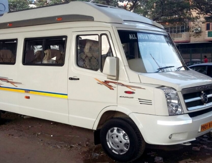 9 Seater Force Urbania Hire – Premium Travel for Small Groups