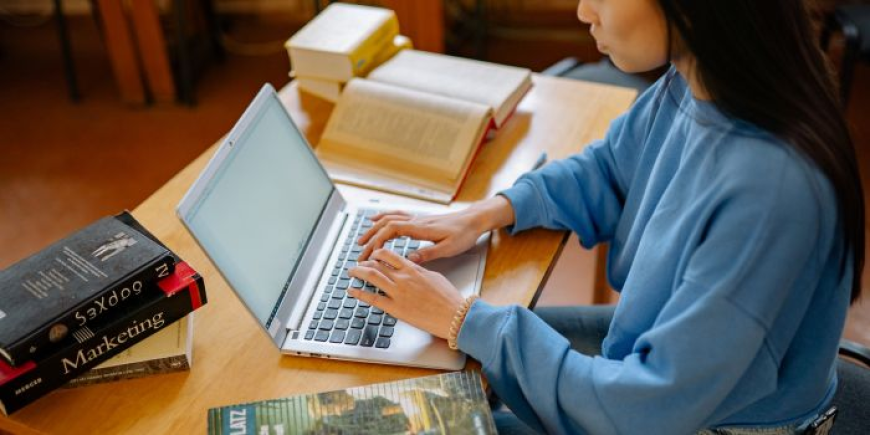 How MBA Assignment Help Supports Research and Case Study Writing