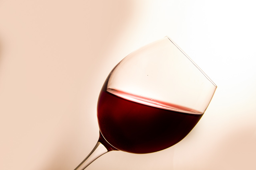 Alcohol-Free Red Wine vs Regular Wine: Taste, Health, and Differences