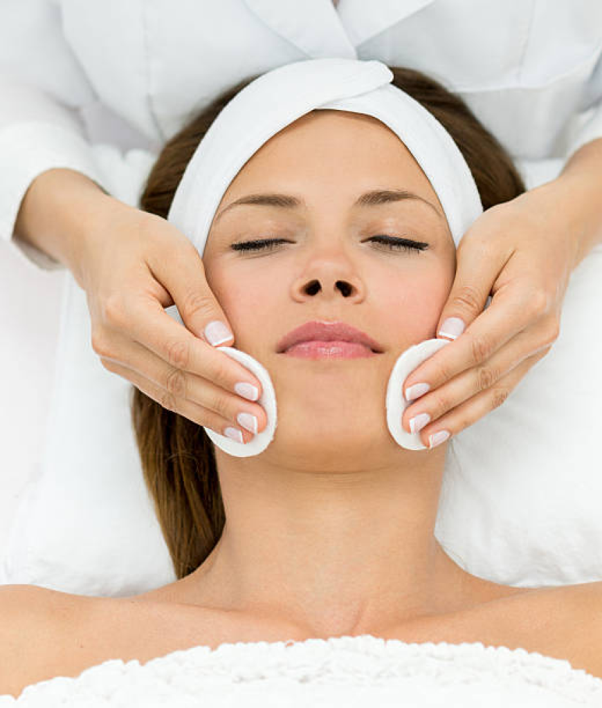 Deep Cleansing Facial in Dubai: 2026 Guide for Glowing Skin
