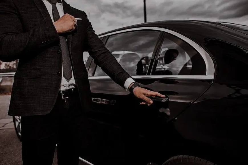 Ultimate Guide to Luxury Travel: Premium Toronto to Niagara Chauffeur Services