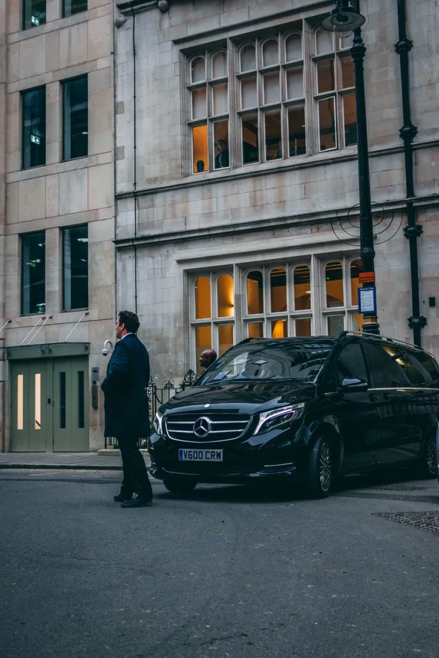 The Ultimate Guide to Luxury Travel: Choosing the Best Limousine Service in Kitchener-Waterloo