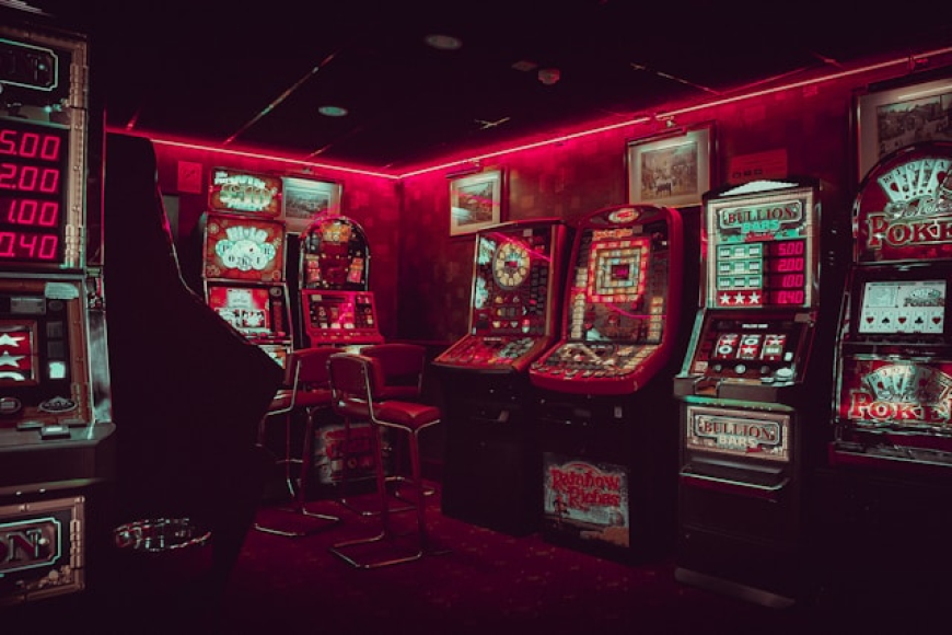 Simulated Presence and the Long Memory of German Leisure