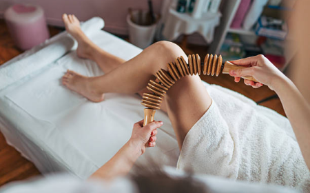 Exploring the Healing Benefits of a Wood Hand Massager for Everyday Use